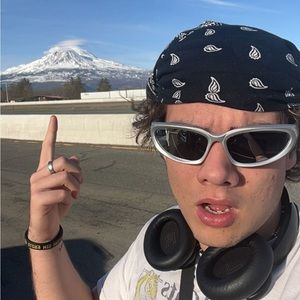 Meet your Posher, Christopher